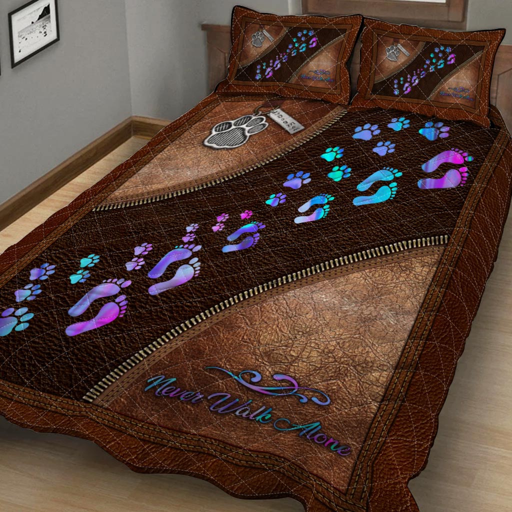 Never Walk Alone Leather Pattern Print Dog Quilt Set 0622