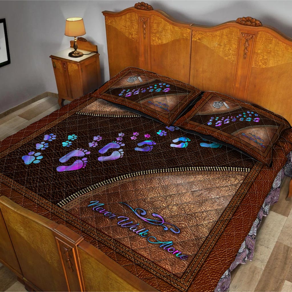 Never Walk Alone Leather Pattern Print Dog Quilt Set 0622