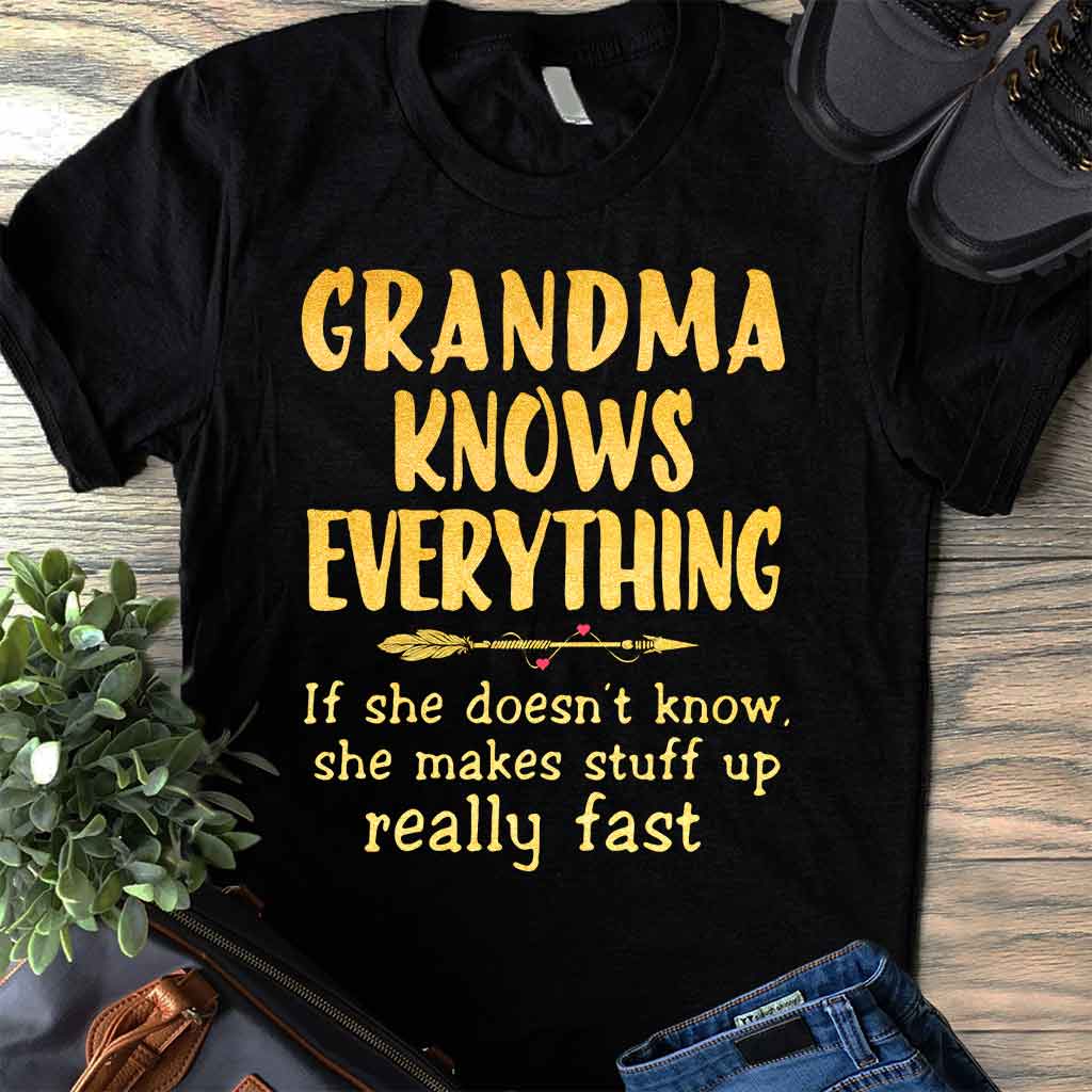 Grandma Knows Everything T-shirt And Hoodie 072021