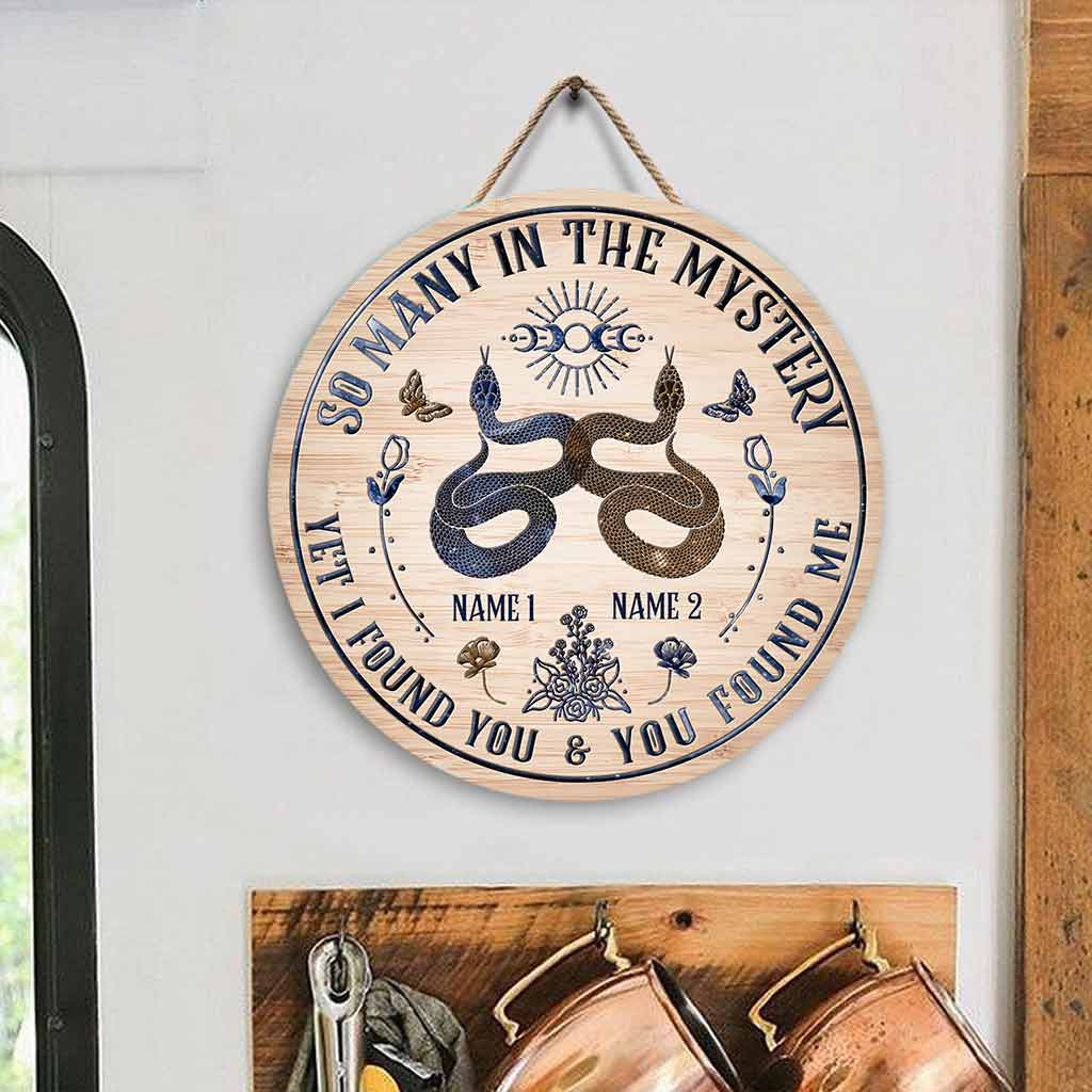 So Many In The Mystery - Witch Personalized Round Wood Sign