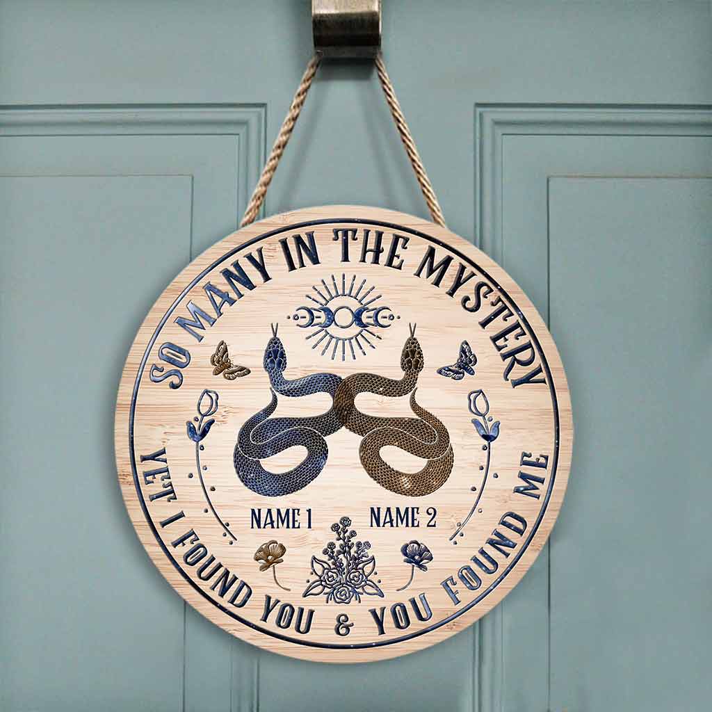 So Many In The Mystery - Witch Personalized Round Wood Sign