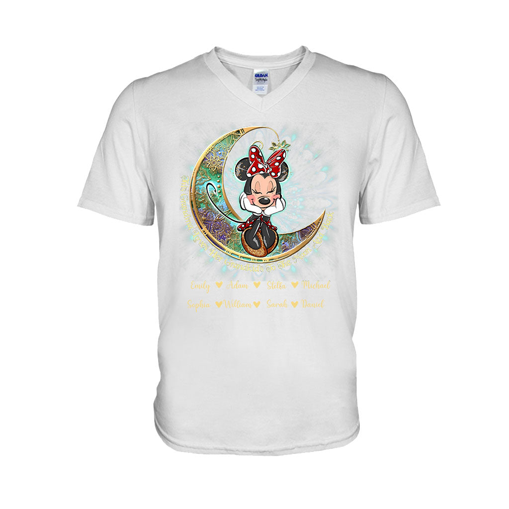 This Grandma Loves Her Grandkids To The Moon And Back - Personalized Mouse T-shirt and Hoodie