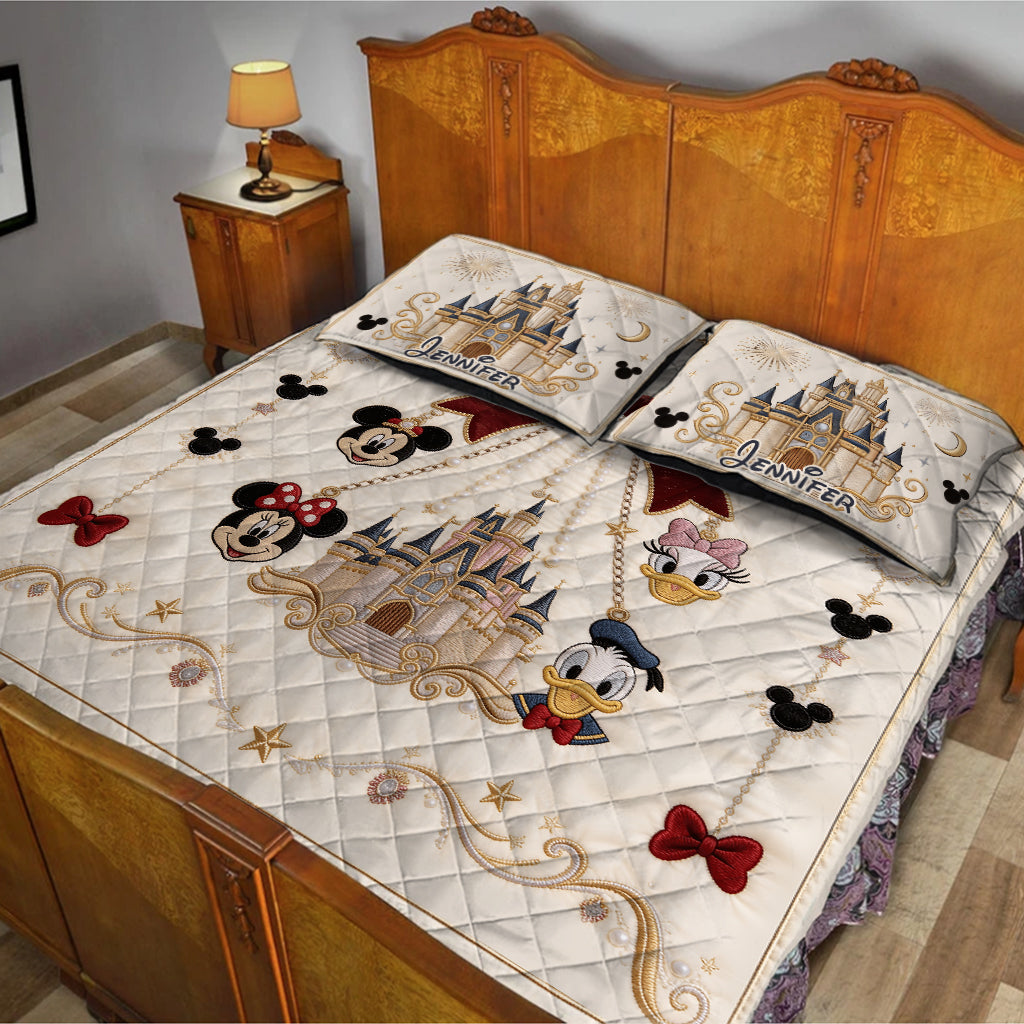 Believe In Magic - Personalized Mouse Quilt Set