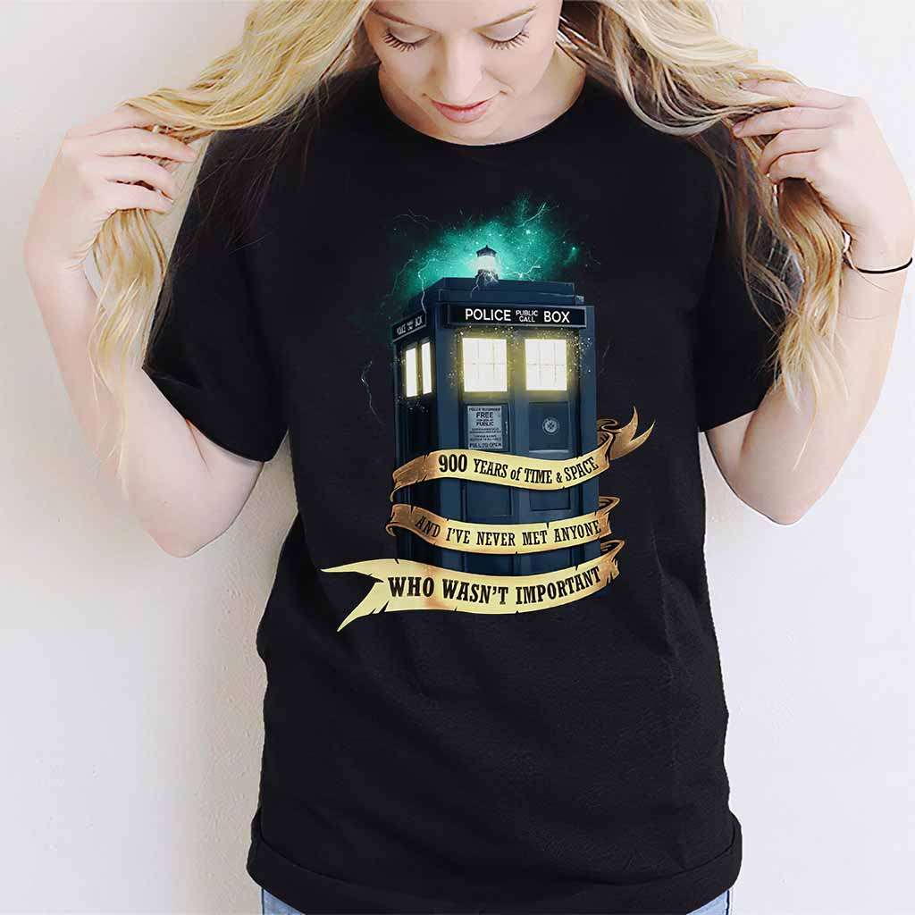 Anywhere In Time And Space - T-shirt and Hoodie 1122