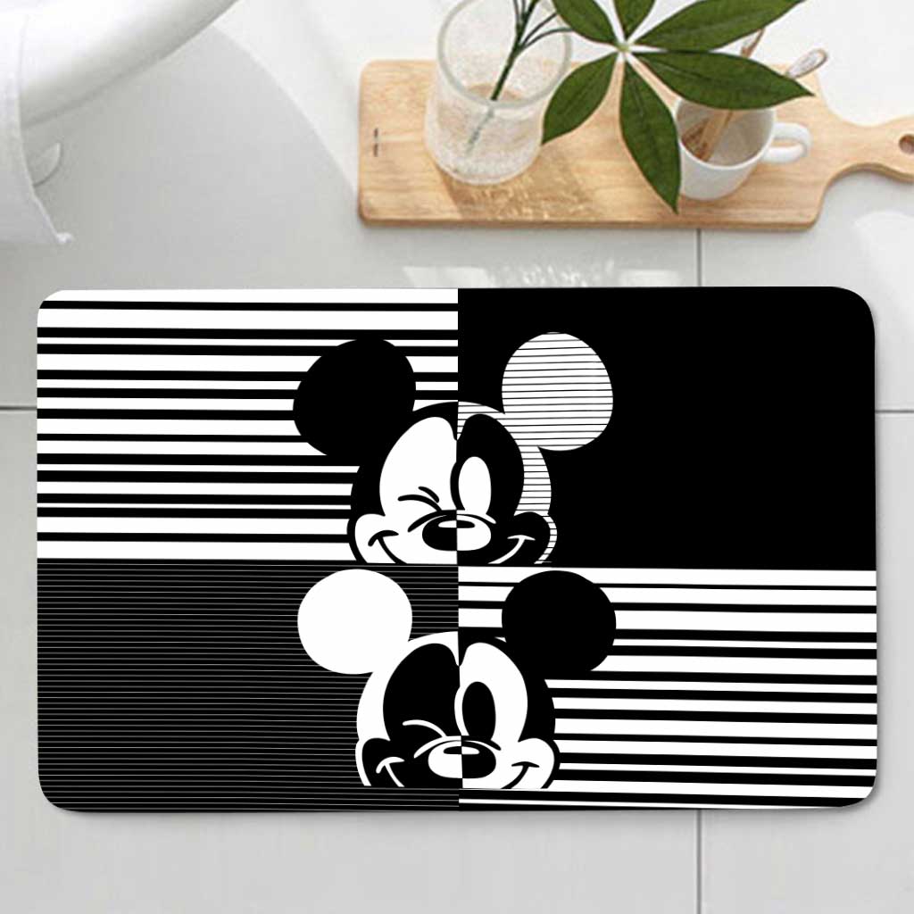 Magic Black And White - Mouse Bathroom Curtain & Mats Set
