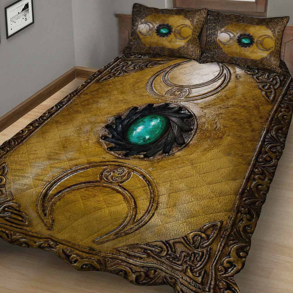 Triple Moon Third Eye Witch Leather Pattern Print Quilt Set