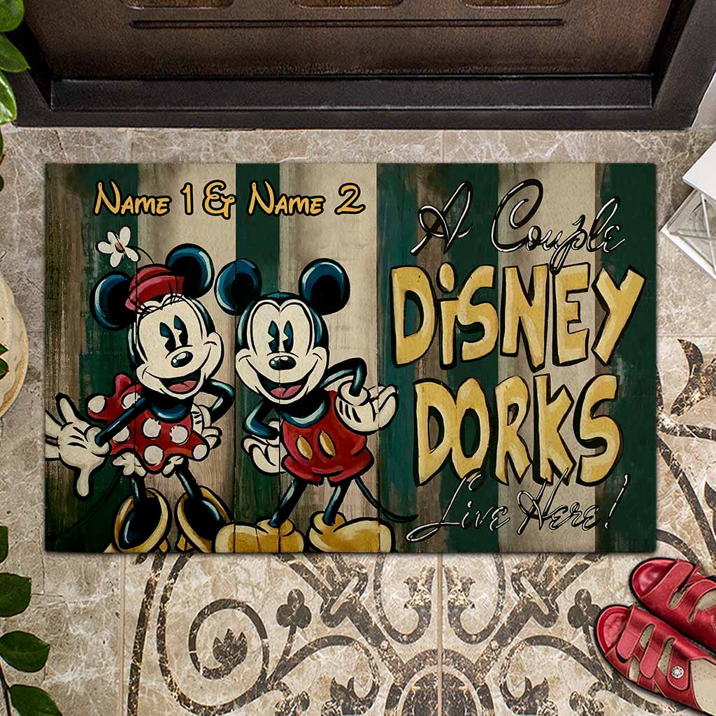 A Couple Live Here - Personalized Mouse Doormat