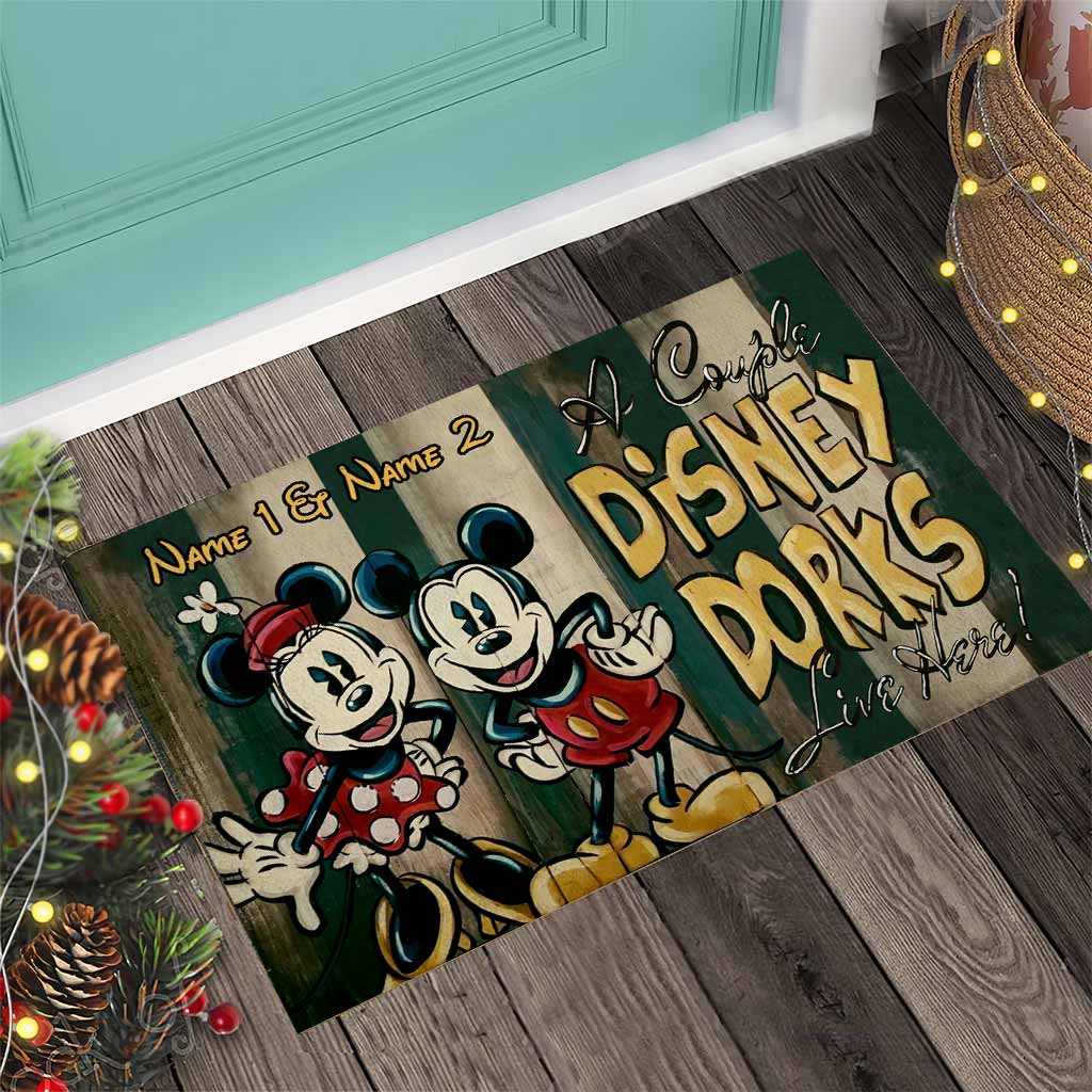A Couple Live Here - Personalized Mouse Doormat