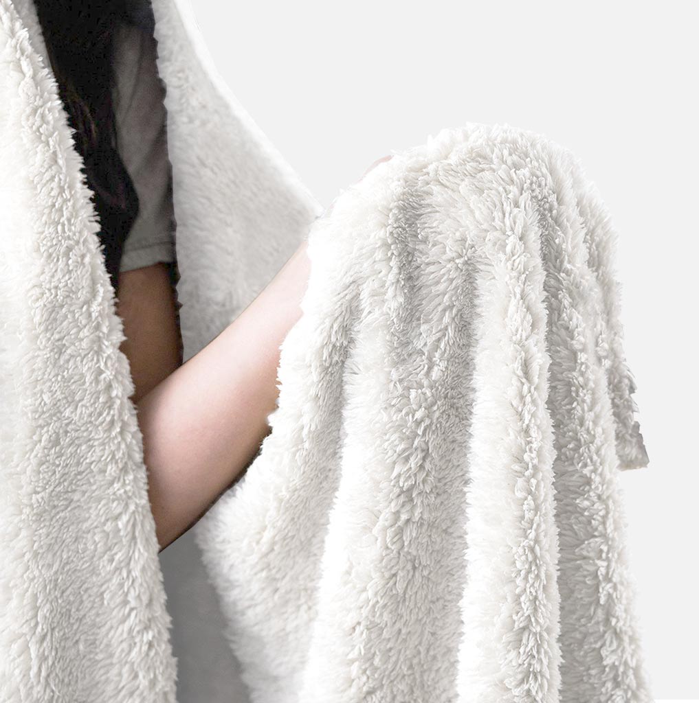 Sending A Big Hug - Personalized Mouse Hooded Blanket