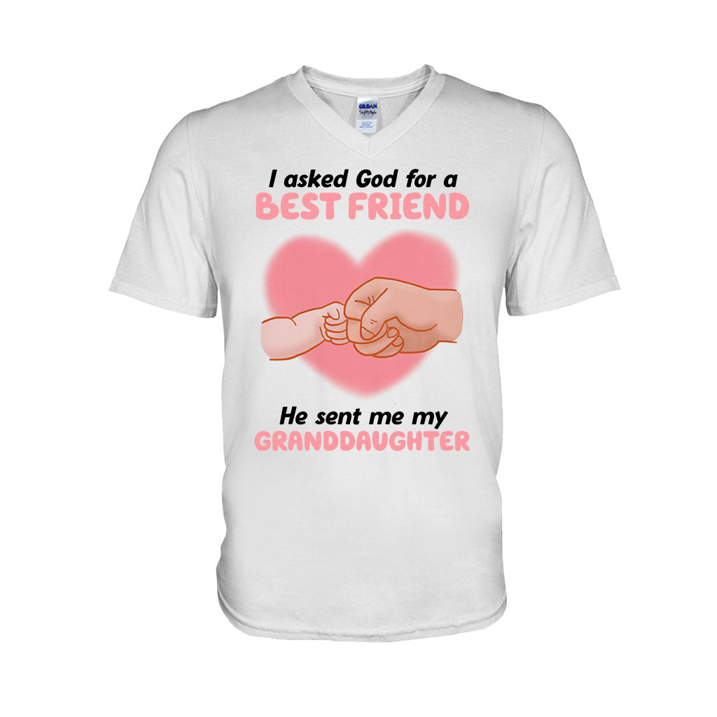 Hand In Hand Grandma And Grandkids - Personalized T-shirt and Hoodie